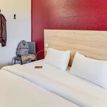Hotel Hotelf1 Paris Rénové *
