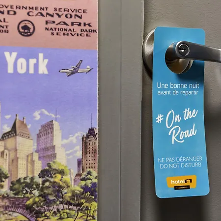 Hotelf1 Paris Gennevilliers, 4 Rue Georges Corete 92230 *