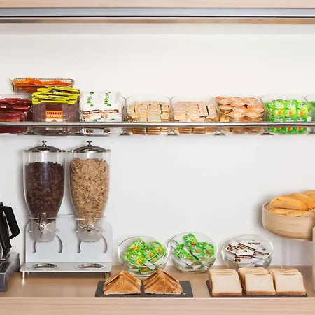 Hotelf1 Paris Gennevilliers, 4 Rue Georges Corete 92230 热讷维耶