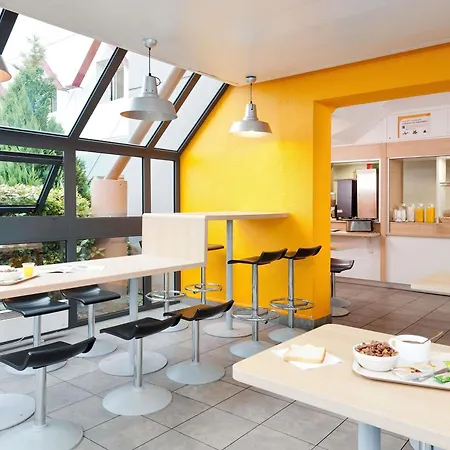 Hotelf1 Paris Gennevilliers, 4 Rue Georges Corete 92230 * Gennevilliers